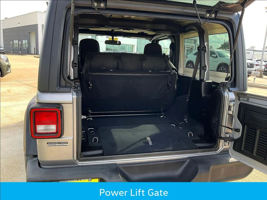 Used 2019 Silver Jeep Sport S image 27