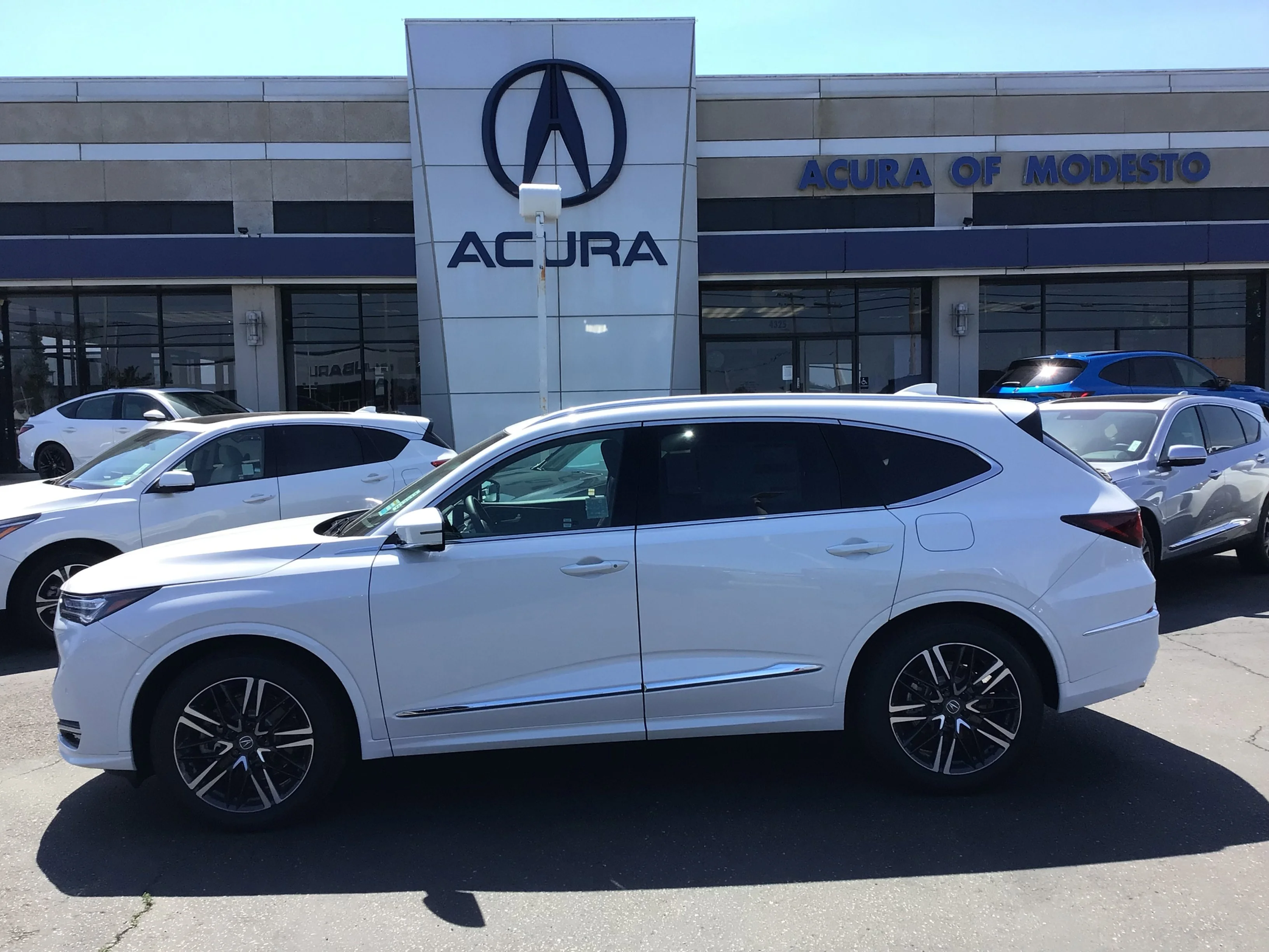 2026 Acura MDX SH-AWD w/Advance Package's photo