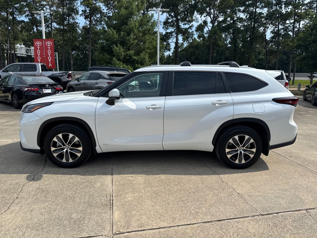 Used 2026 Beige Toyota XLE image 2
