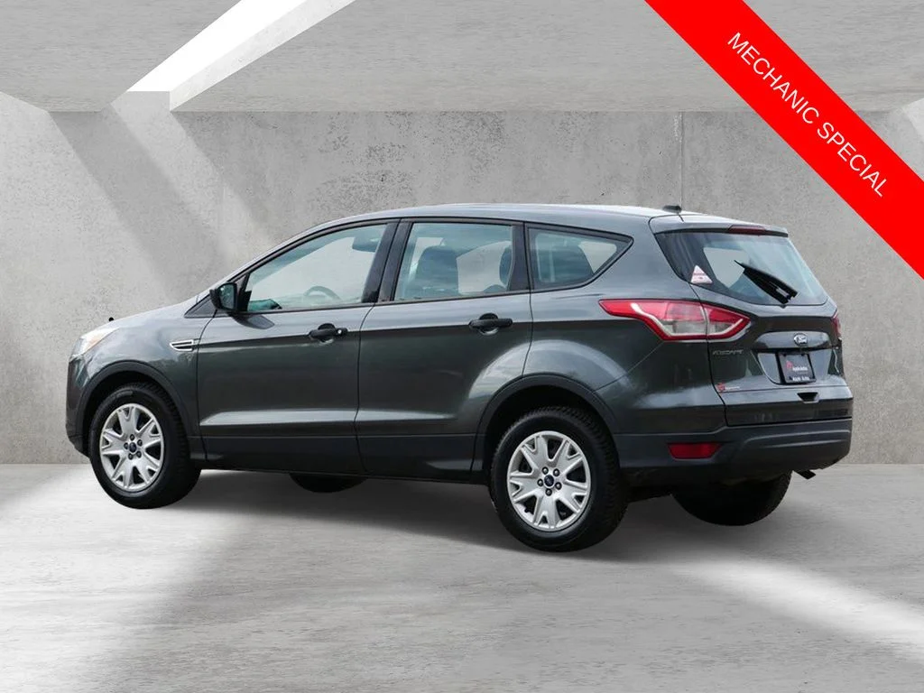 Used 2015  Ford S image 4