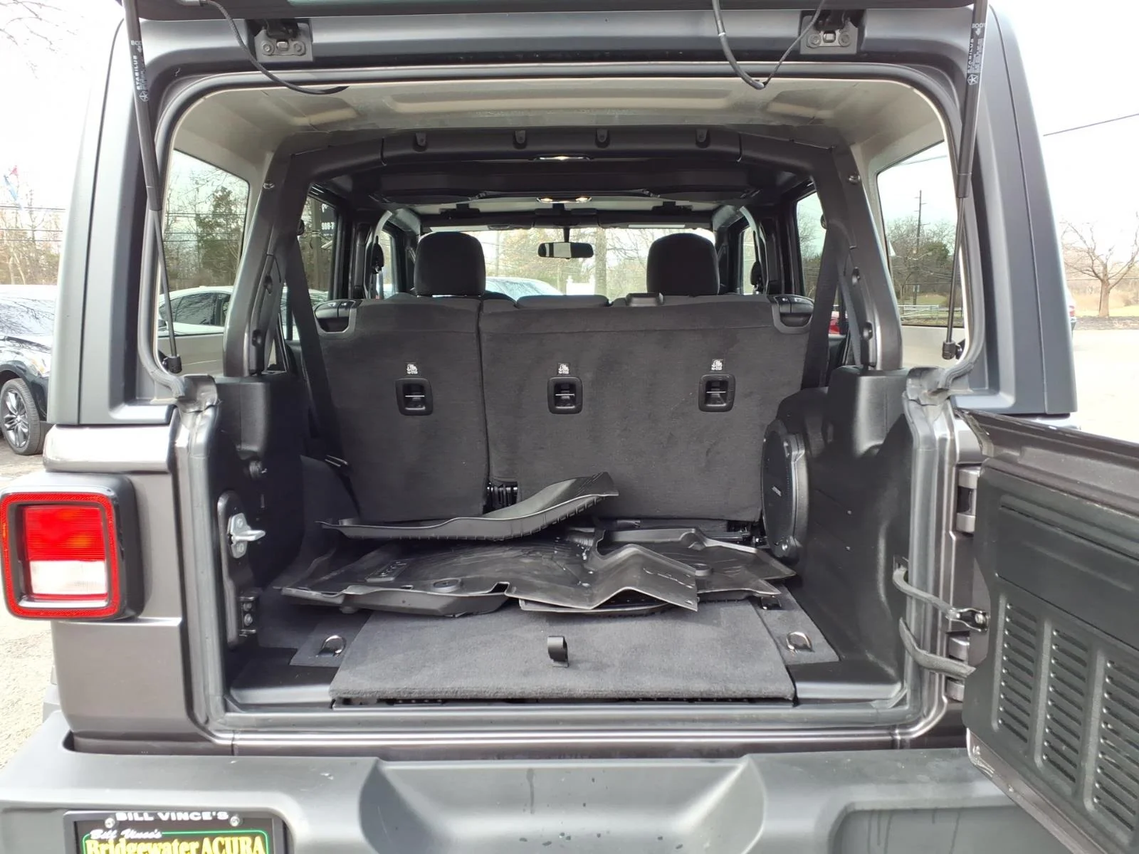 Used 2022 Sting-Gray Clear Coat Jeep Sport S image 13
