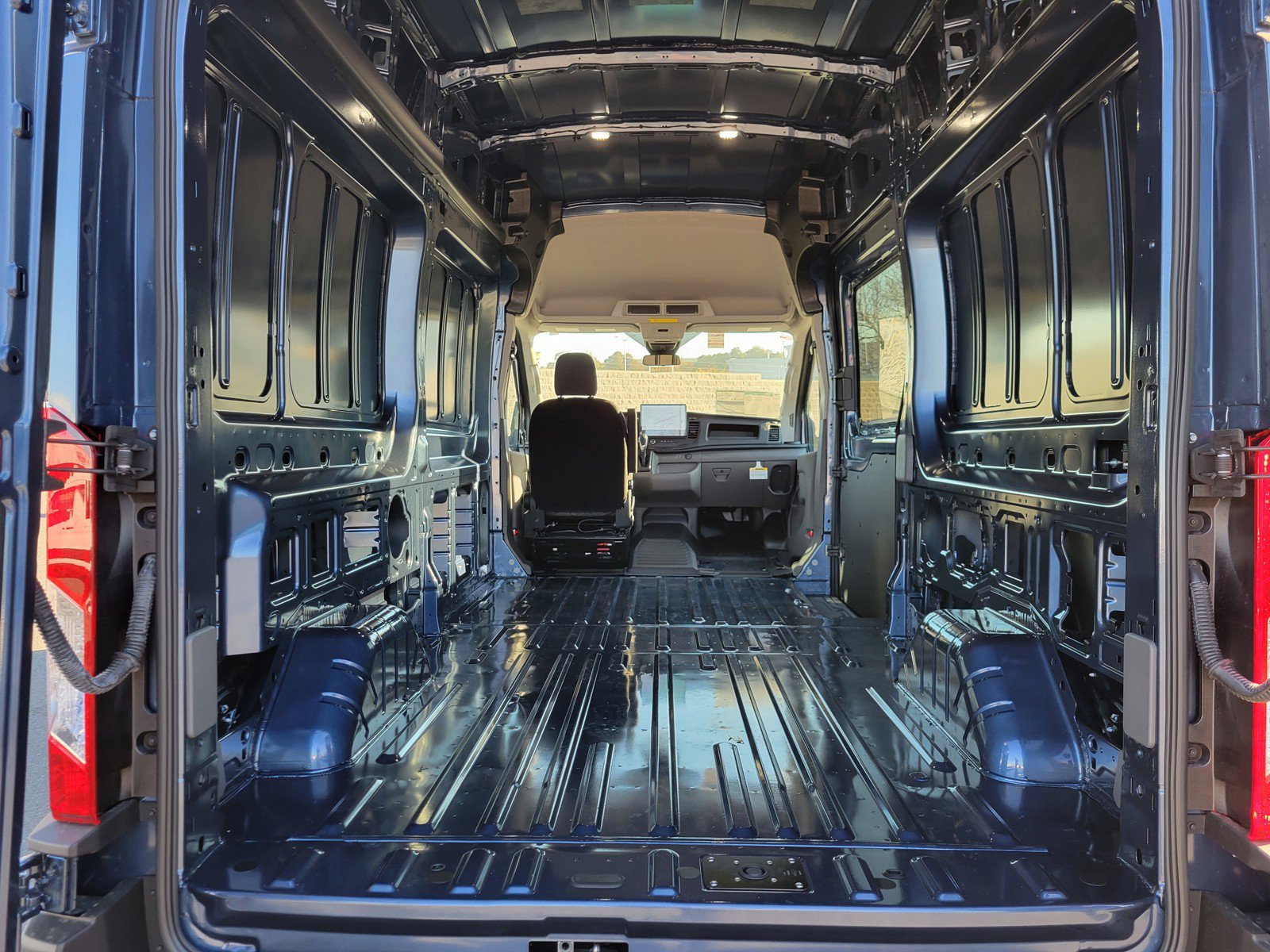 2024 Ford Transit Cargo Van photo 4