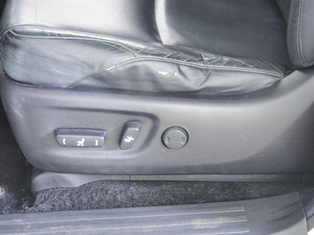Used 2013 White Toyota Limited image 24