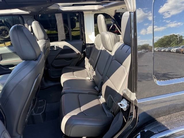 Certified Used 2025 Black Clearcoat Jeep Rubicon X image 9