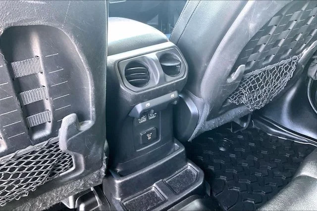 Used 2018 Black Jeep Unlimited Rubicon image 32