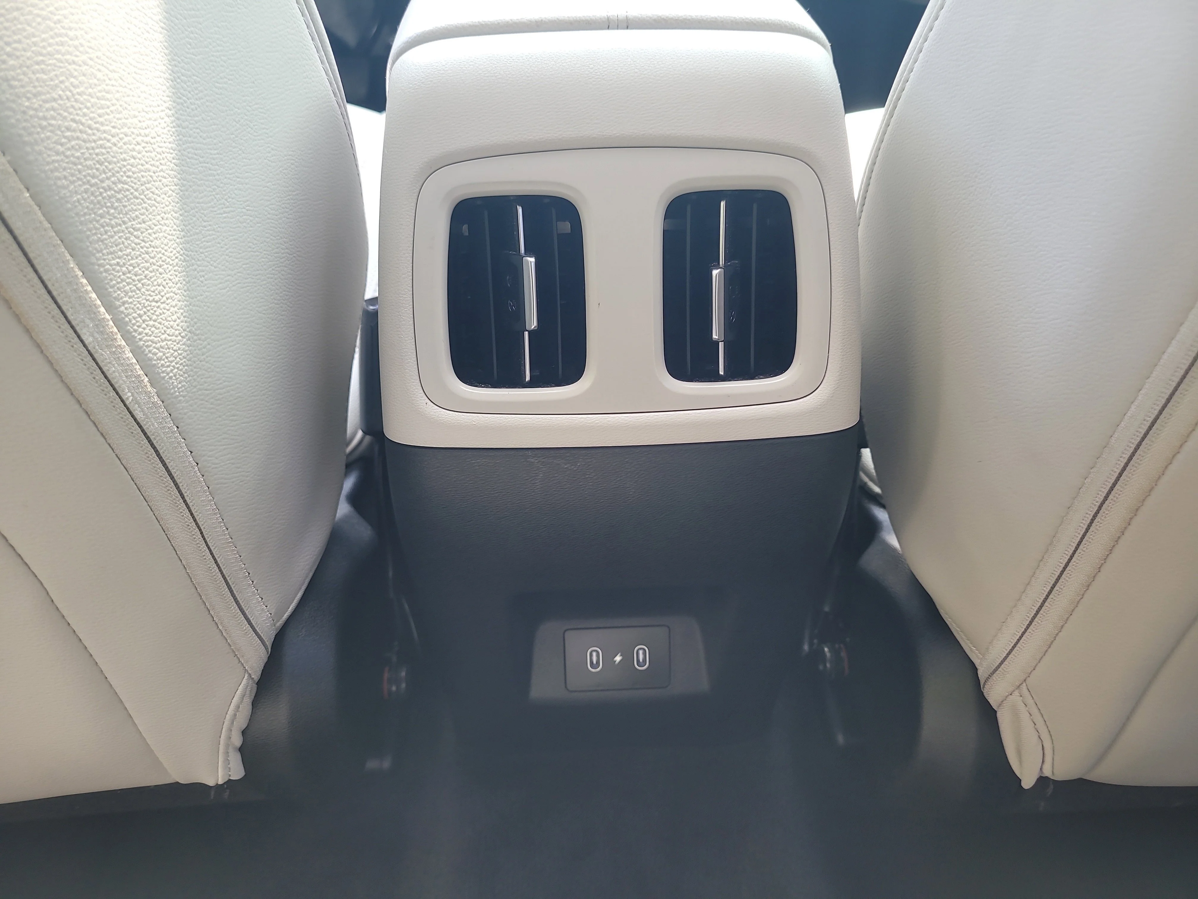 Used 2025 Phantom Black Hyundai SEL Convenience image 16