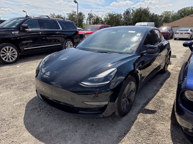 Used 2022 Black Tesla Long Range Dual Motor All-Wheel Drive image 3