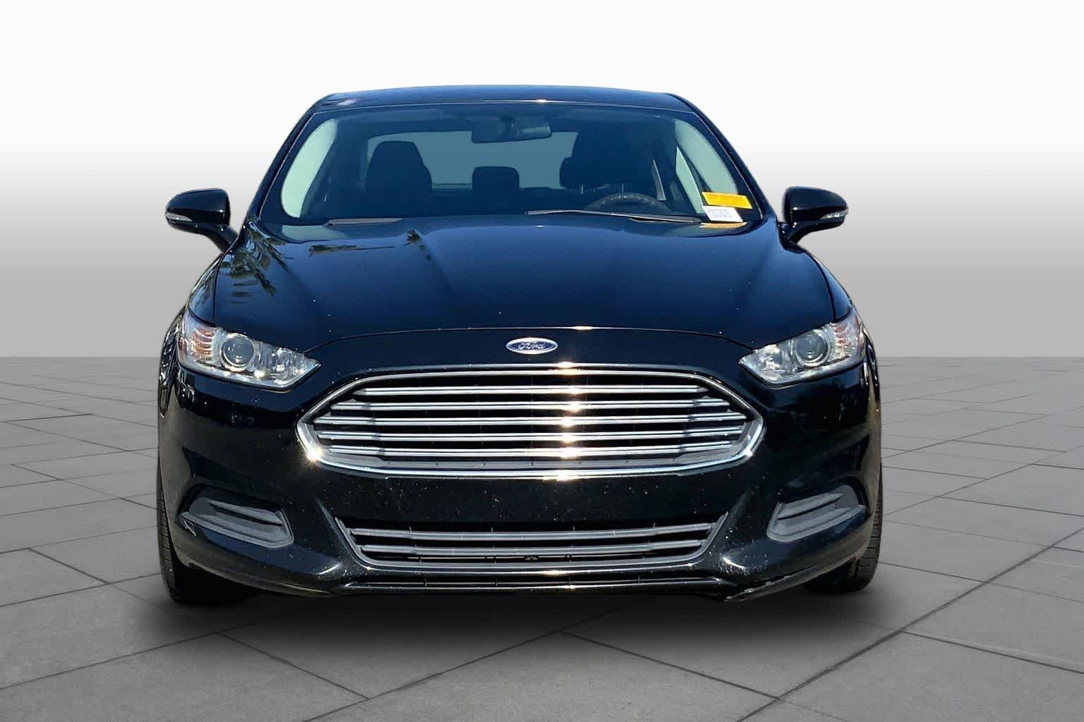Pre-Owned 2013 Ford Fusion SE