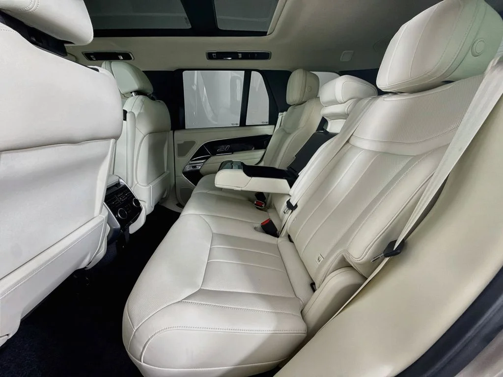 Used 2025 Gold Land Rover SE image 25
