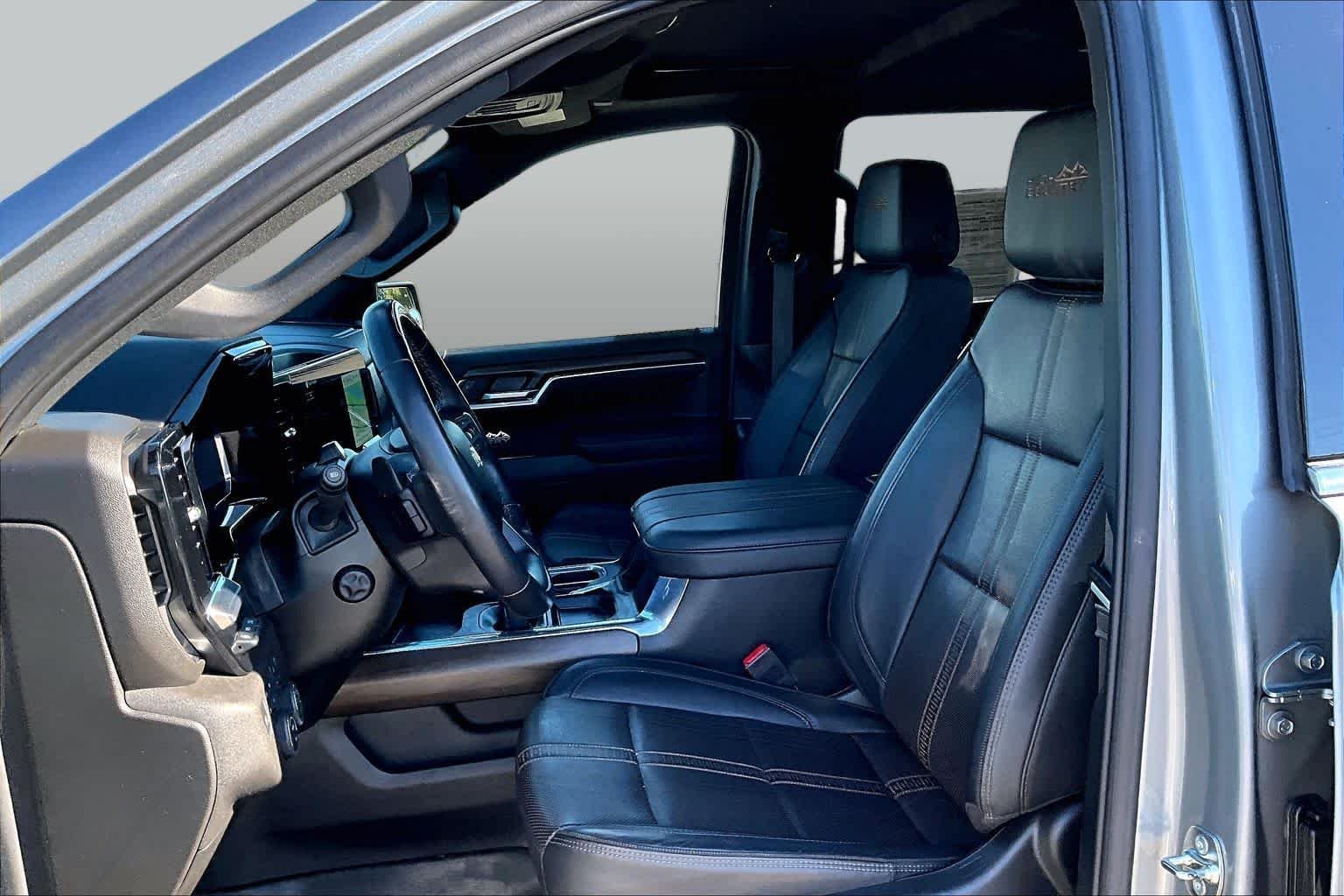 Used 2025 Sterling Gray Metallic Chevrolet High Country image 7