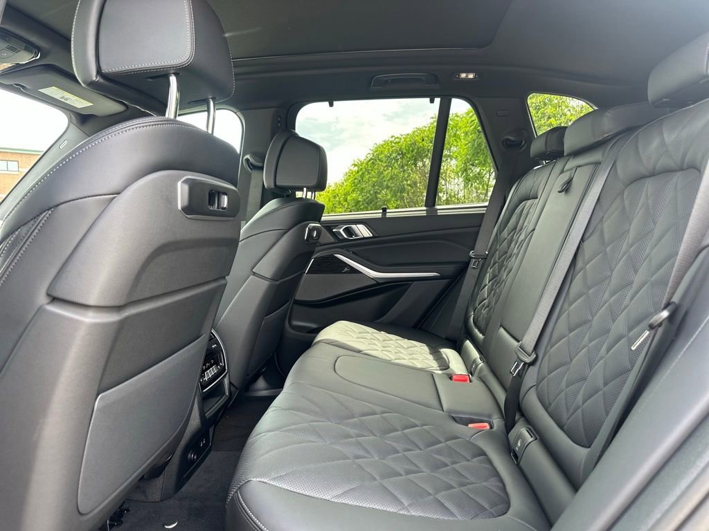 New 2026 Manhattan Green Metallic BMW xDrive40i image 20