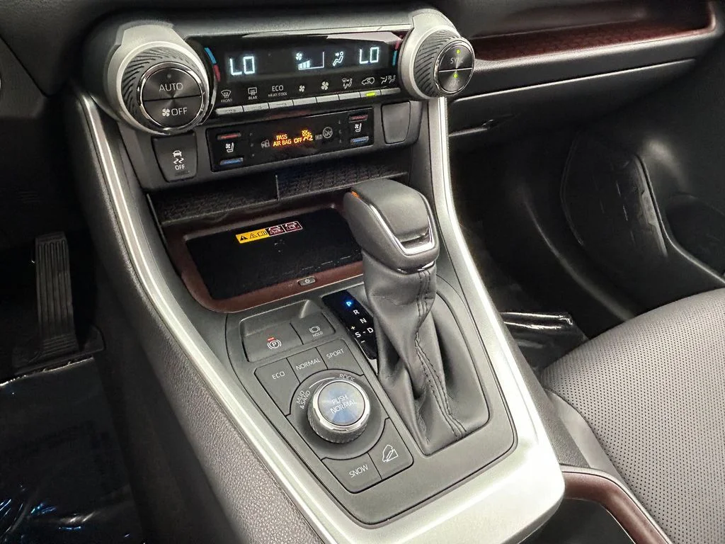 Used 2025 Silver Sky Metallic Toyota Limited image 27