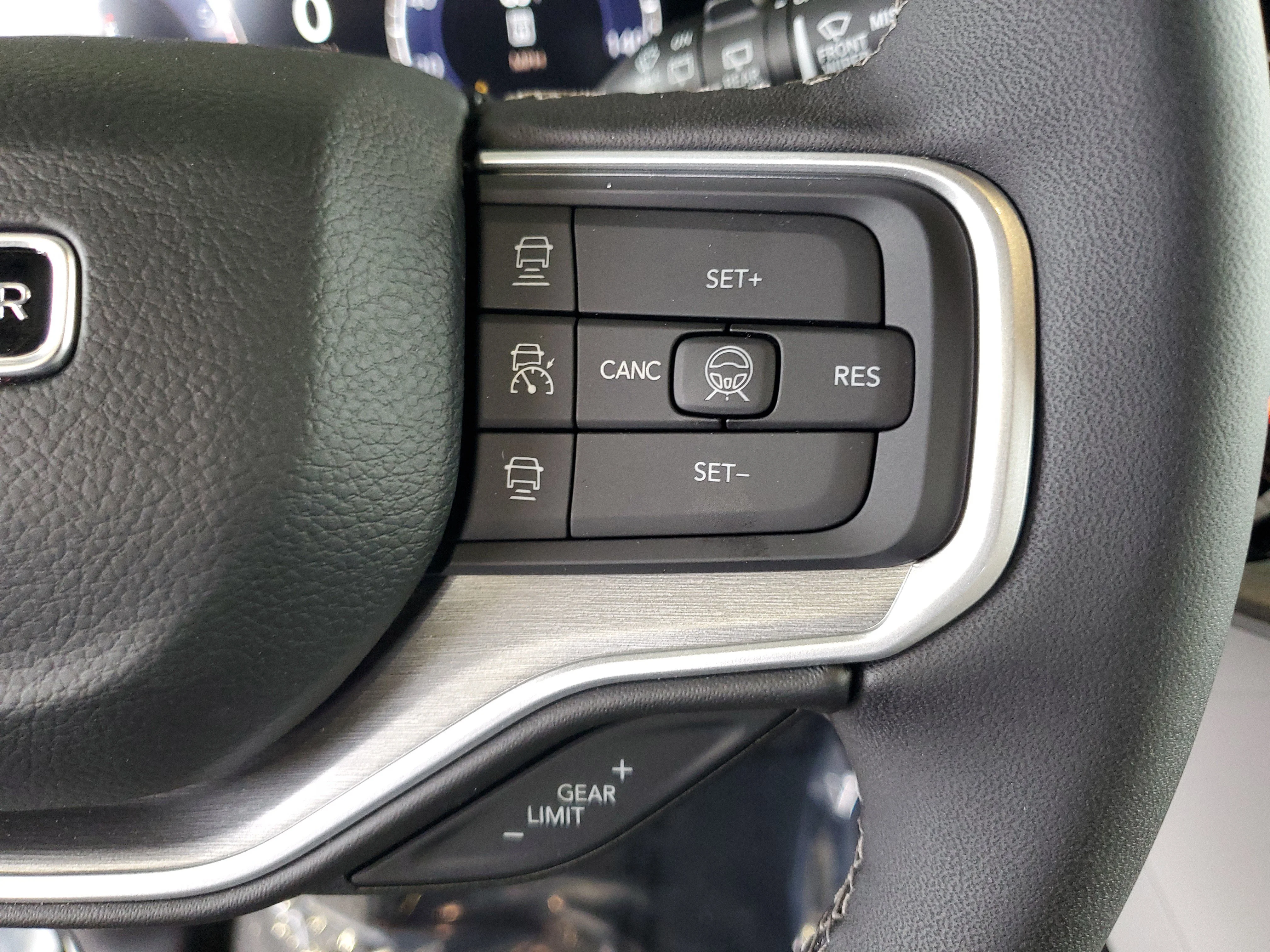 New 2026 Bright White Clear-Coat Exterior Paint Jeep  image 24
