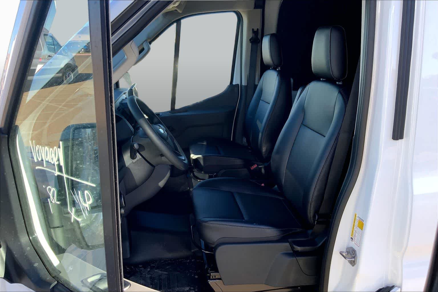 New 2026 Oxford White Ford Cargo Van image 9