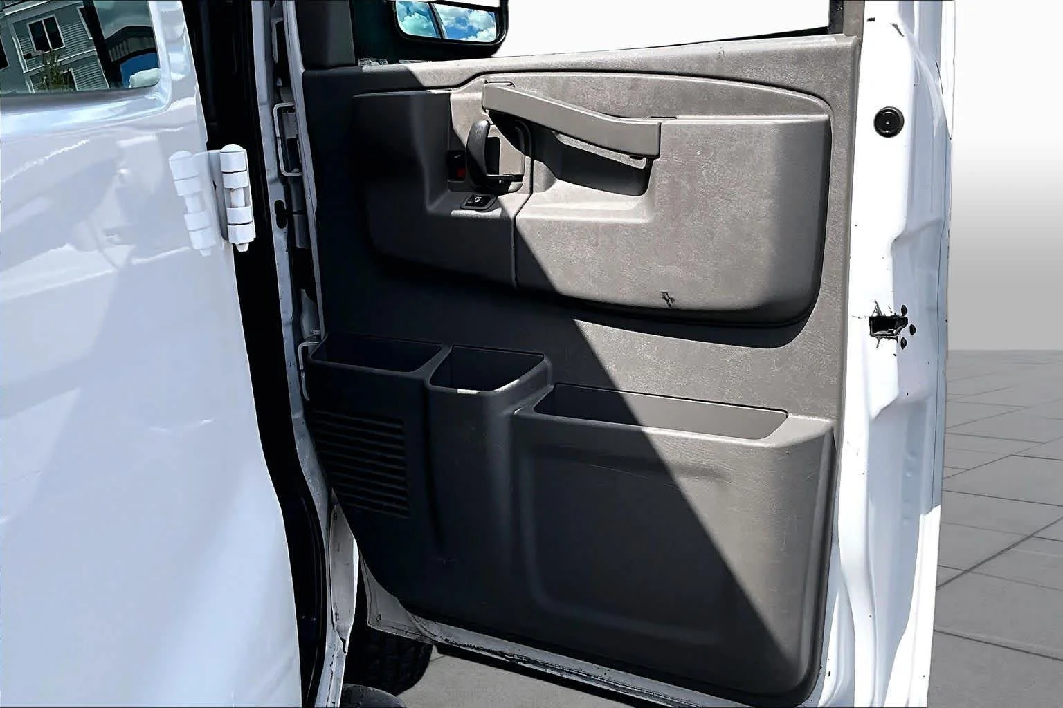 Certified Used 2020 Summit White GMC  image 22