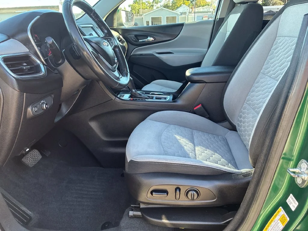 Used 2018 IVY METALLIC Chevrolet LT image 11