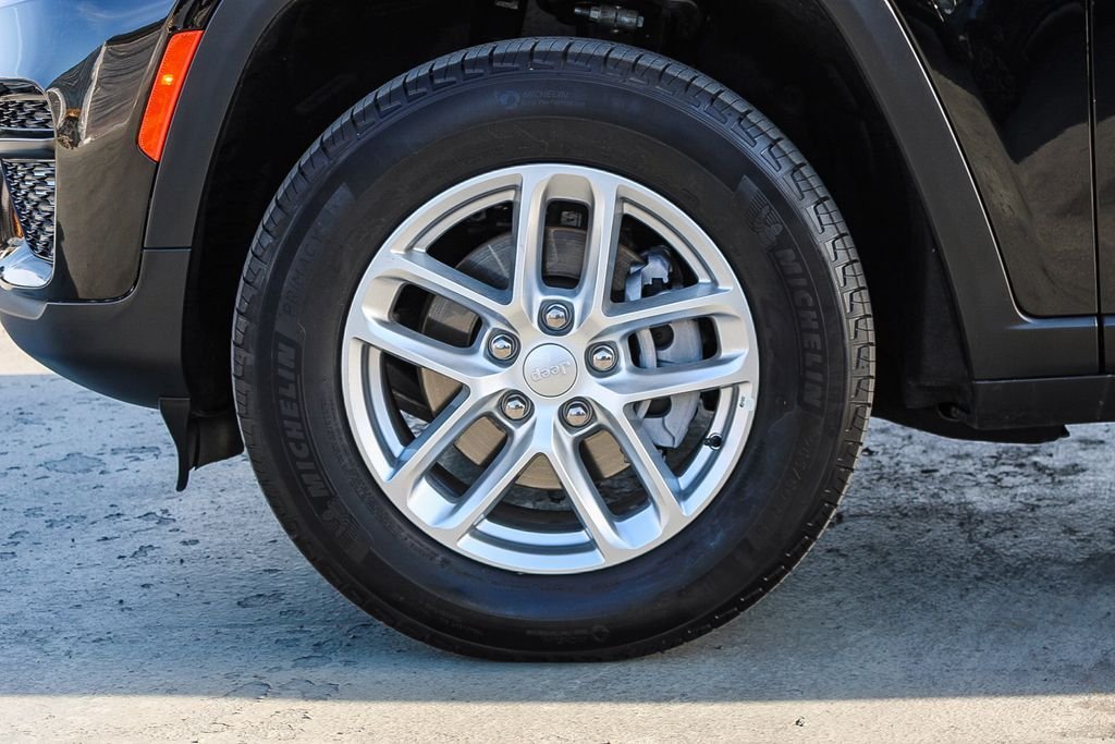 Used 2025 Diamond Black Jeep Laredo X image 11