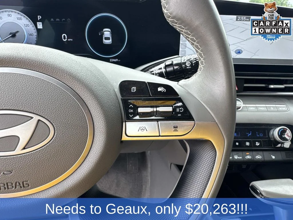 Used 2025 Silver Hyundai SEL Convenience image 43