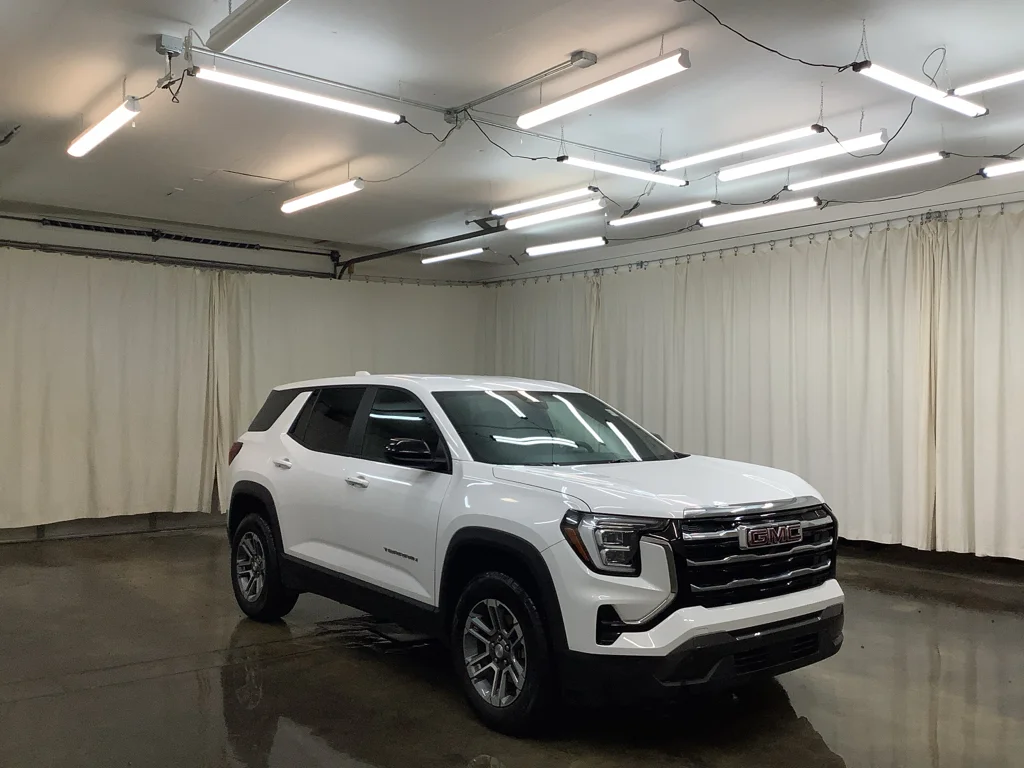Used 2025 Summit White GMC AWD Elevation image 4