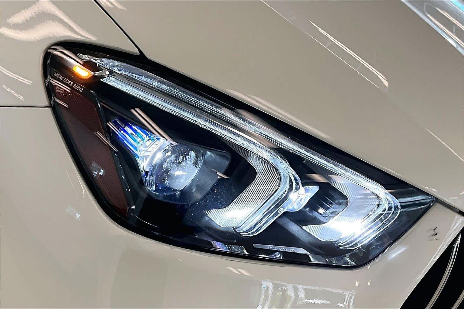 Used 2023 MANUFAKTUR Diamond White Metallic Mercedes-Benz AMG® GLE 63 S image 25