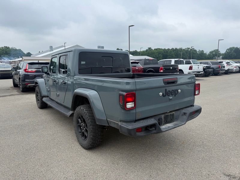 Used 2025 Gray Jeep High Tide image 8