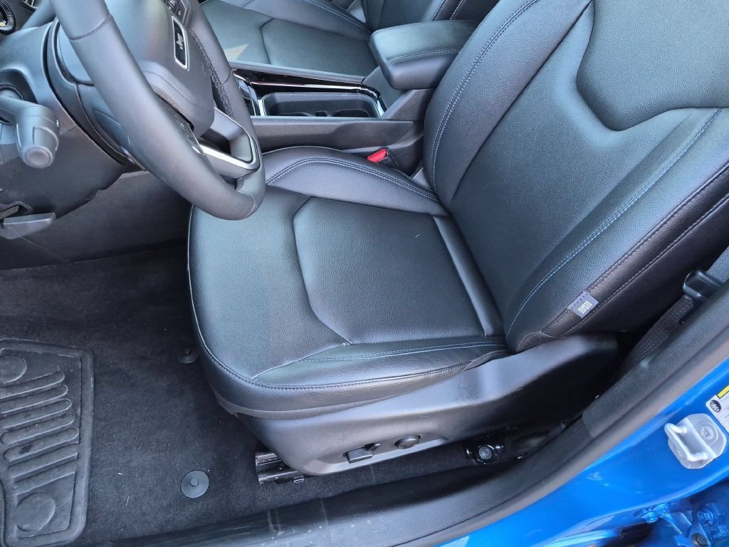 Used 2026 Blue Jeep Limited image 20