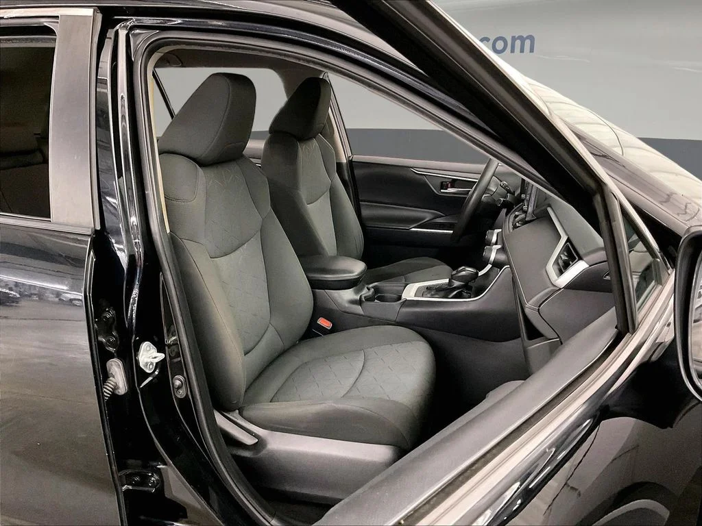 Used 2021 Black Toyota XLE image 10