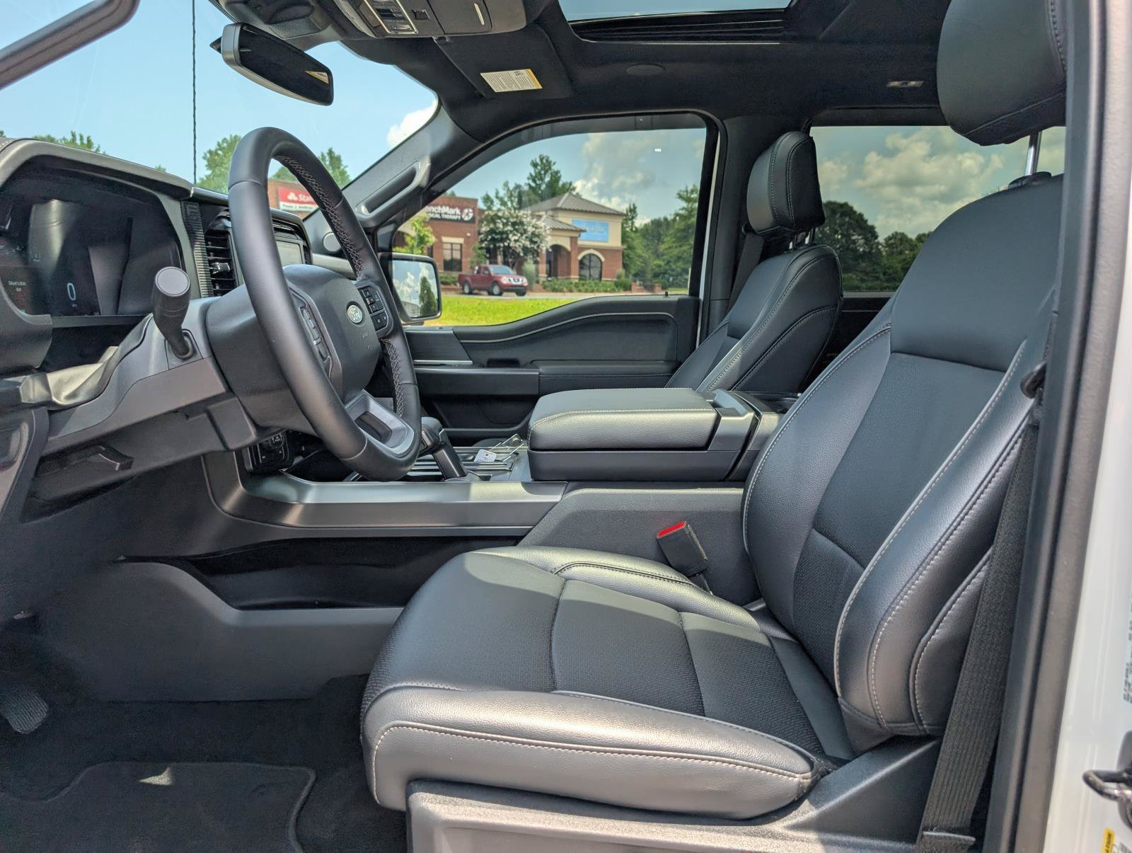 2025 Ford F-150 Lariat - Photo 16