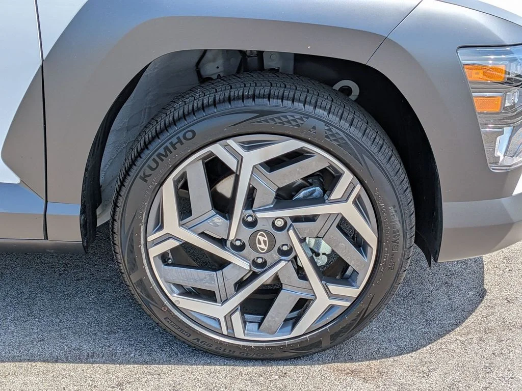 Certified Used 2026 White Hyundai SEL Premium image 9