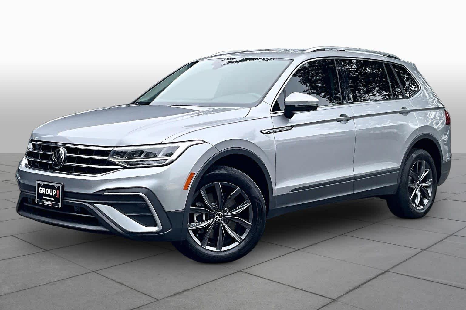2023 Volkswagen Tiguan 2.0T SE's photo