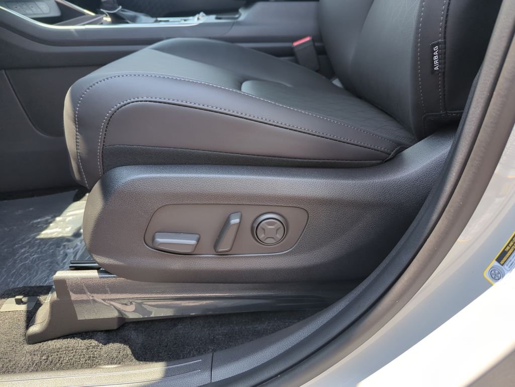 New 2026 Ceramic Silver Kia SX image 13