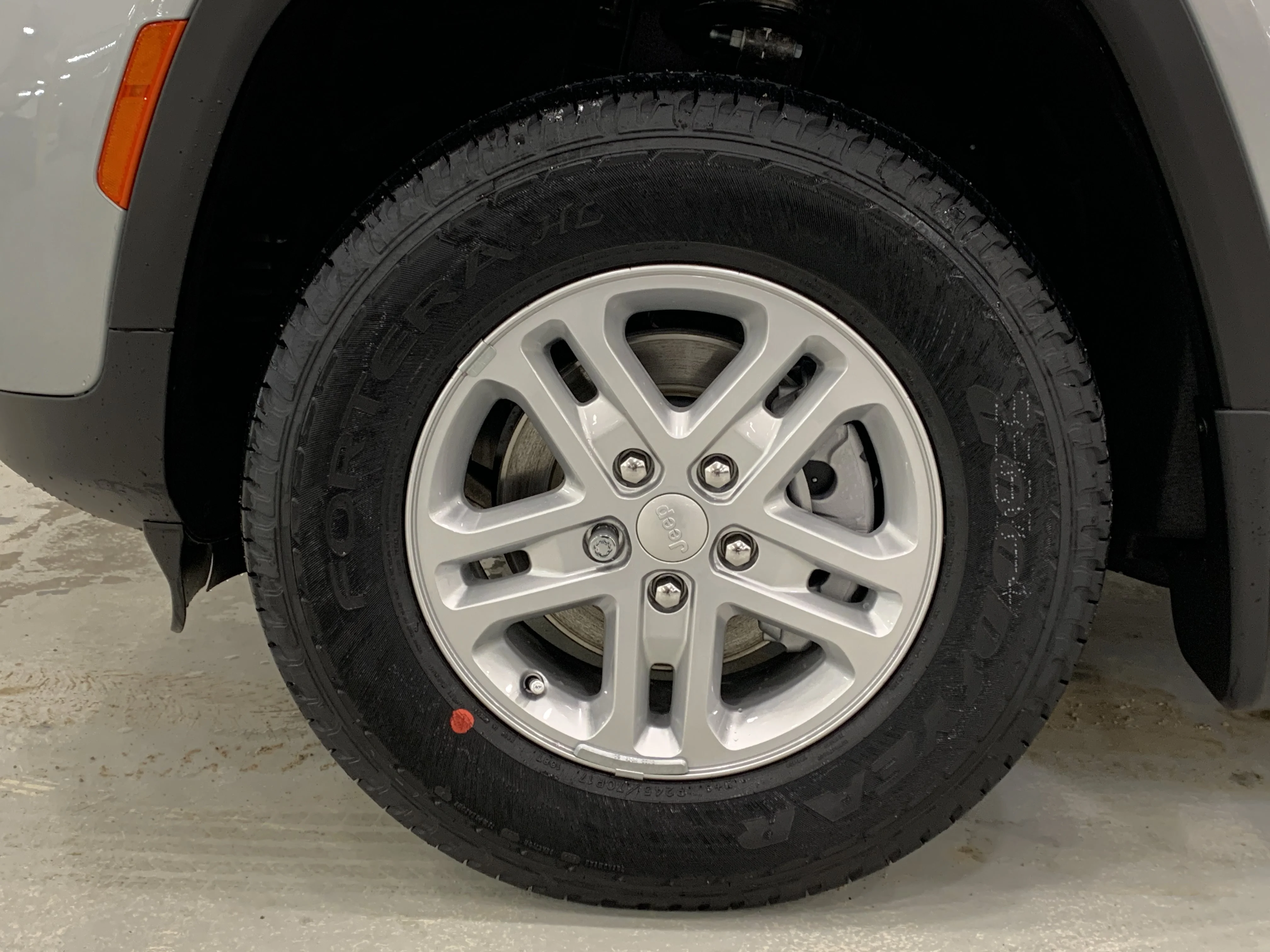 New 2025 Silver Zynith Jeep Laredo image 5