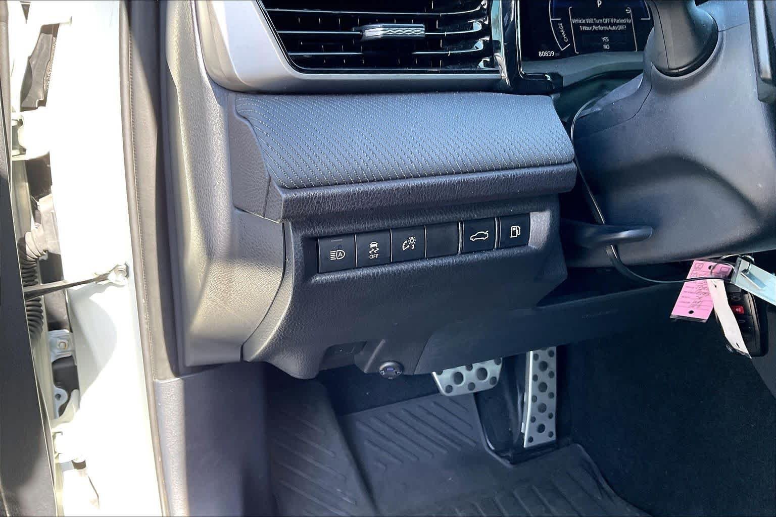 Certified Used 2025 Ice Cap Toyota SE image 33