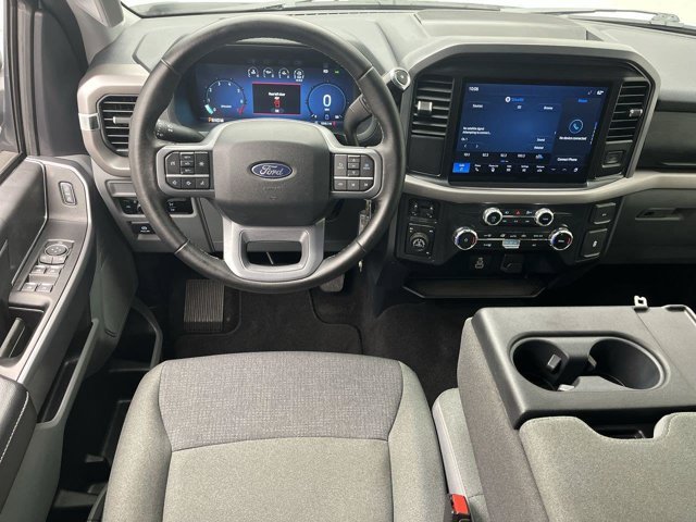 Used 2025 Oxford White Ford XLT image 13