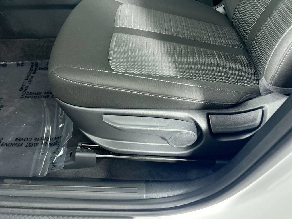 New 2026 Glacial White Pearl Kia LX image 13