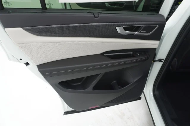 New 2026 Opal White Pearl Volkswagen 2.0T SEL Premium R-Line image 18