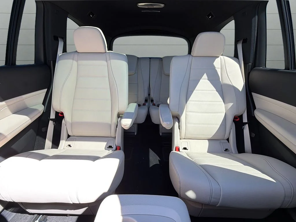Used 2025 Black Mercedes-Benz GLS 580 image 13