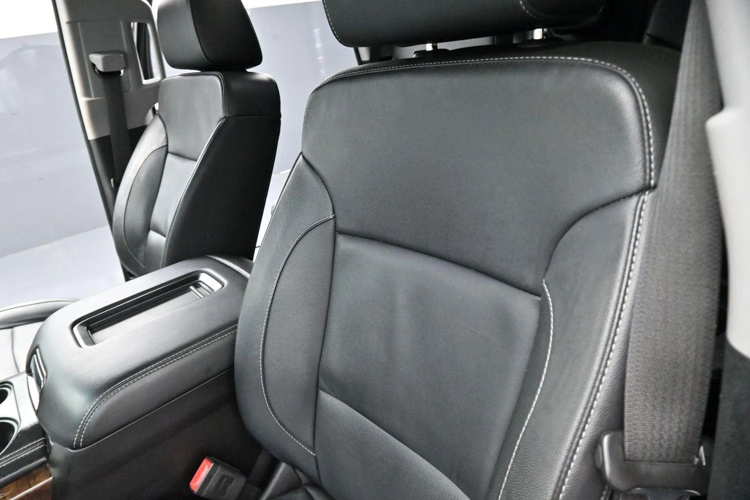 Used 2018 PEPPERDUST METALLIC Chevrolet LT image 19