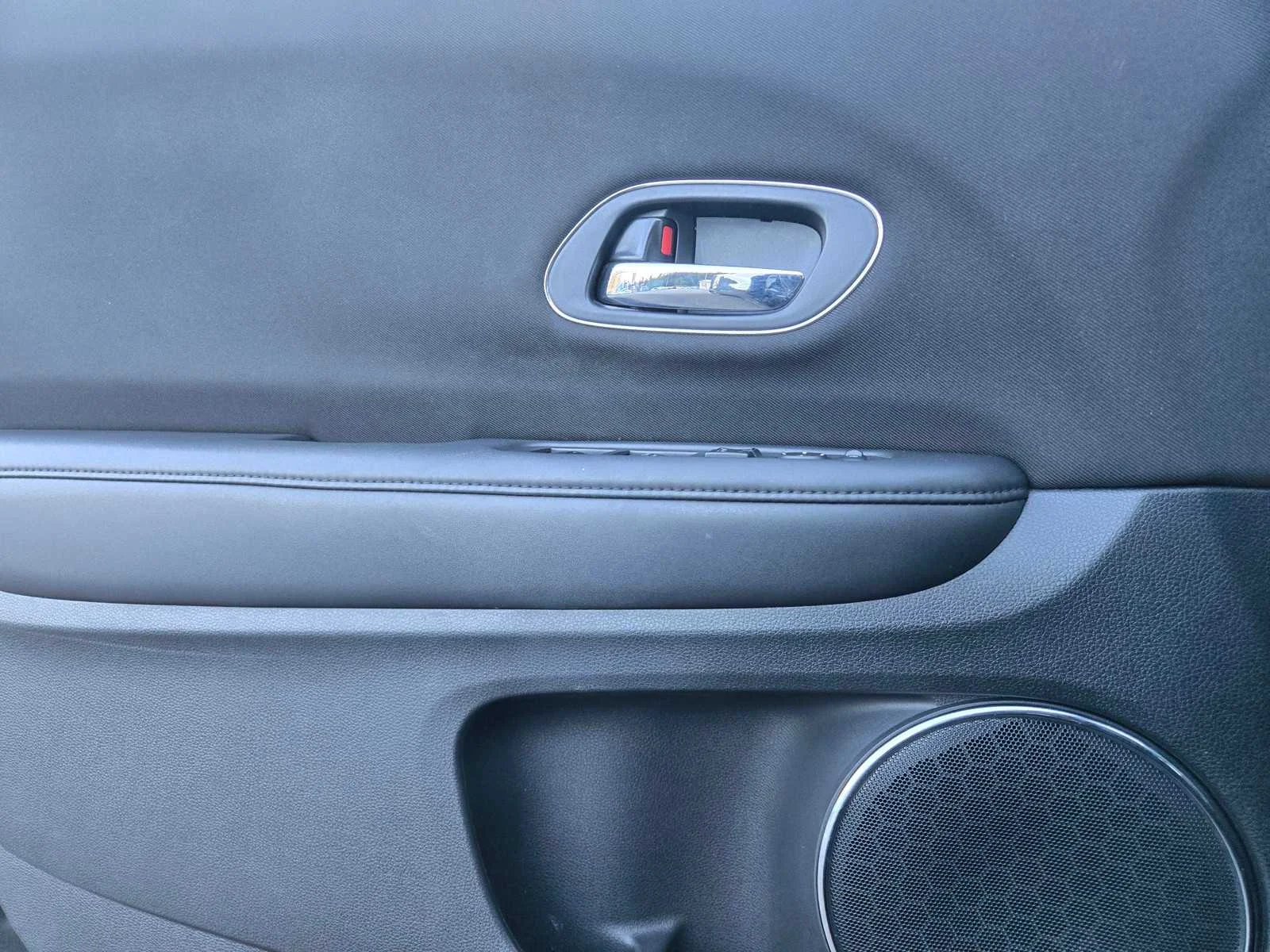 Used 2018  Honda EX image 21