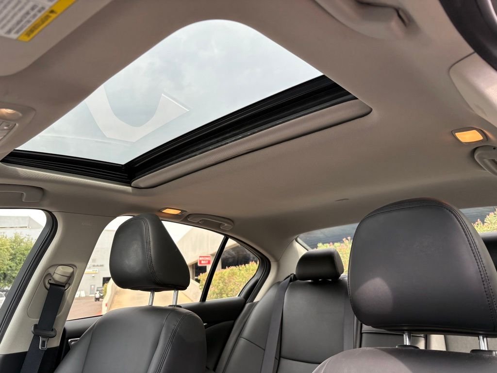 Used 2016 Gray INFINITI 2.0t Premium image 11