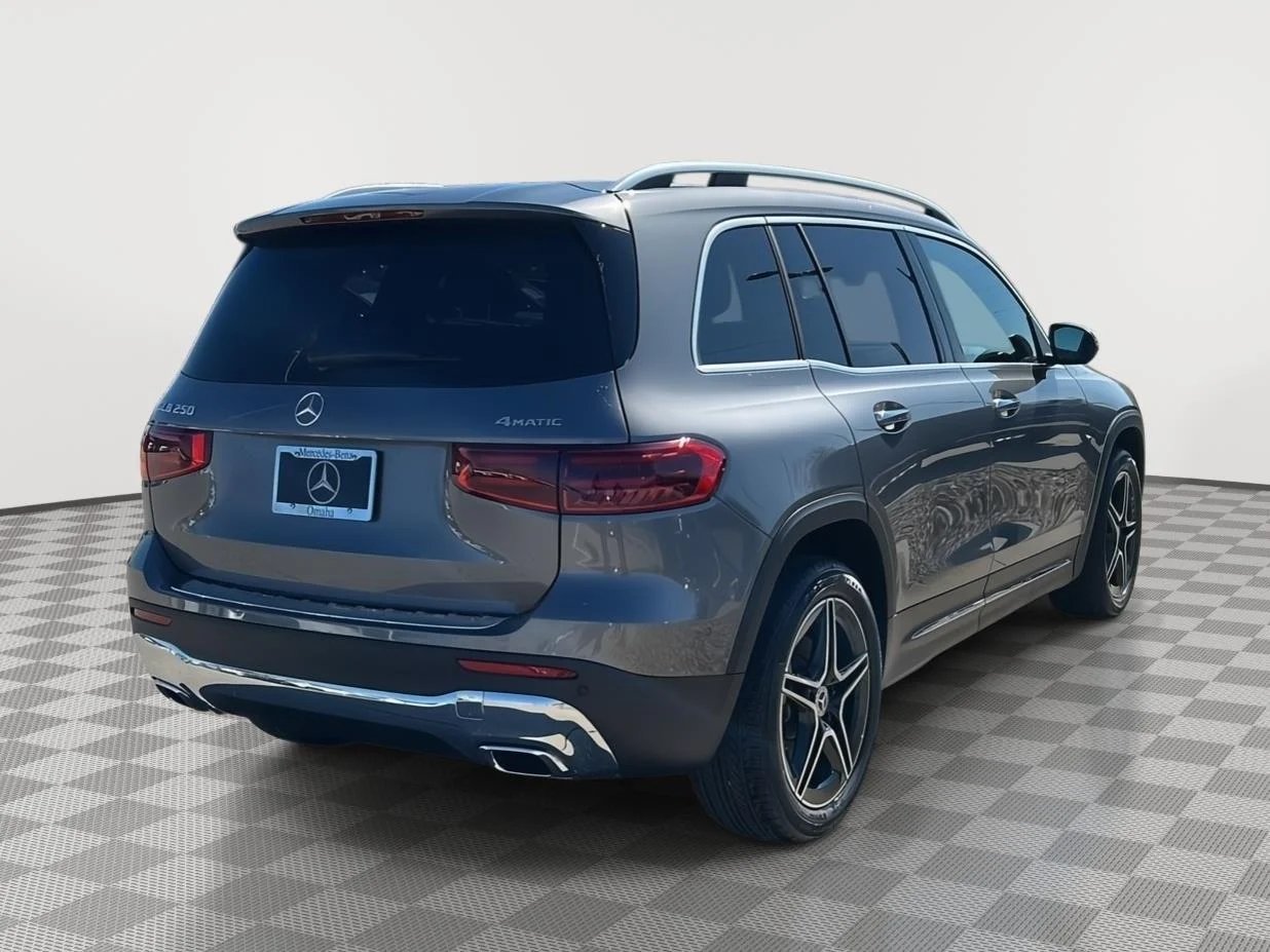 New 2026 Mountain Grey Metallic Mercedes-Benz GLB 250 image 3