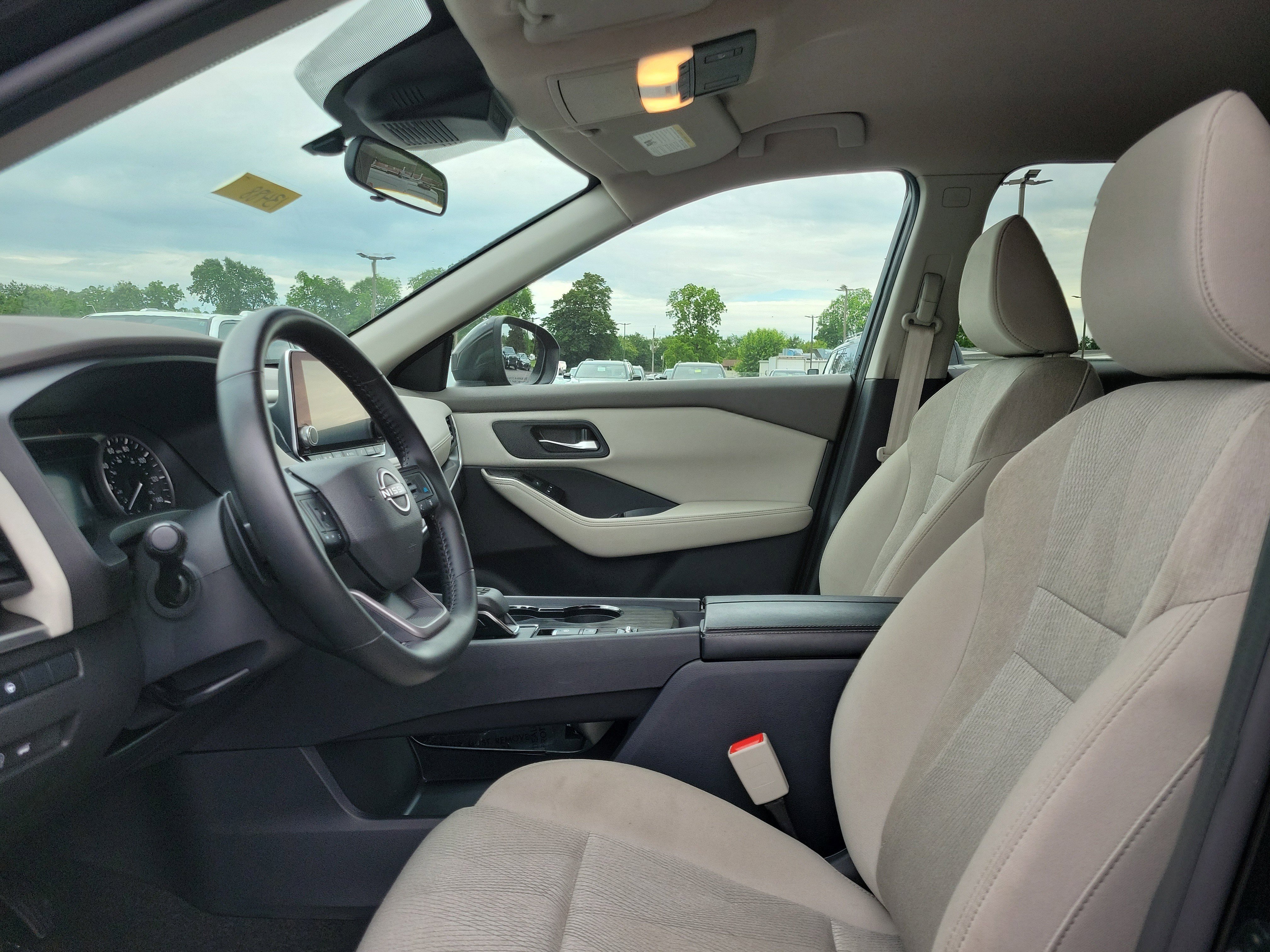 Used 2025 Super Black Nissan SV image 15