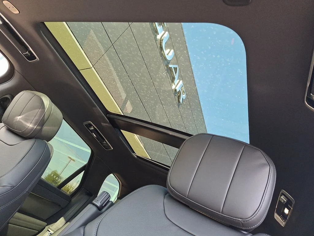 New 2026  Land Rover SE image 10