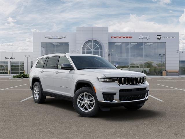 New 2025 Bright White Clear-Coat Exterior Paint Jeep Laredo X image 3