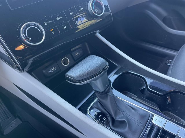 Certified Used 2023 Phantom Black Hyundai SE image 26