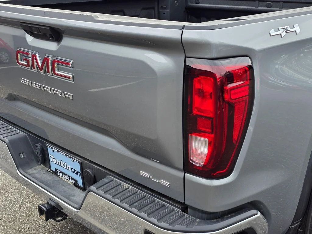 Used 2025 Sterling Metallic GMC SLE image 14