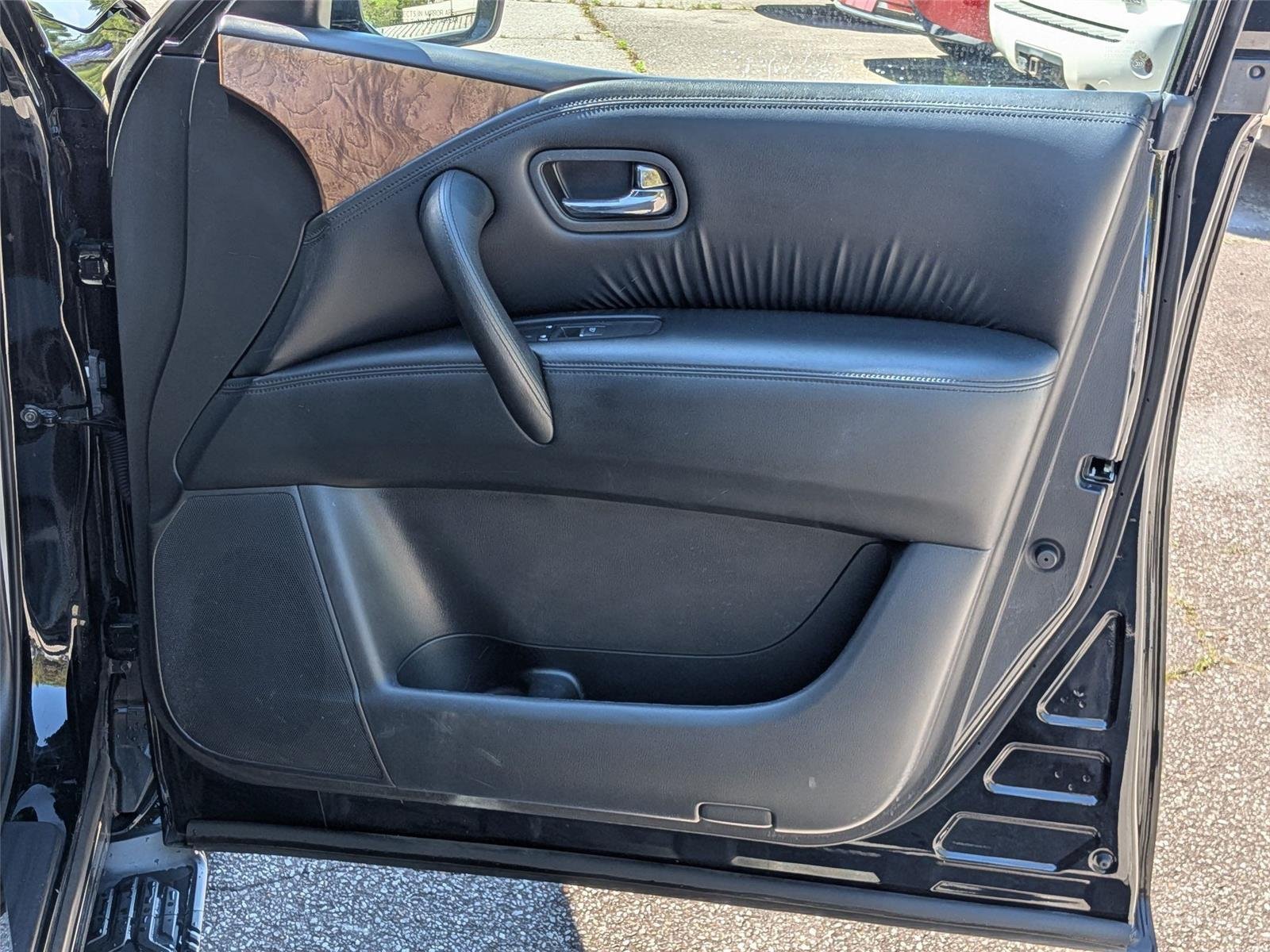 Used 2021 Super Black Nissan SL image 38