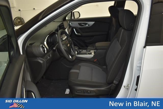 New 2026 Summit White Chevrolet 2LT image 6