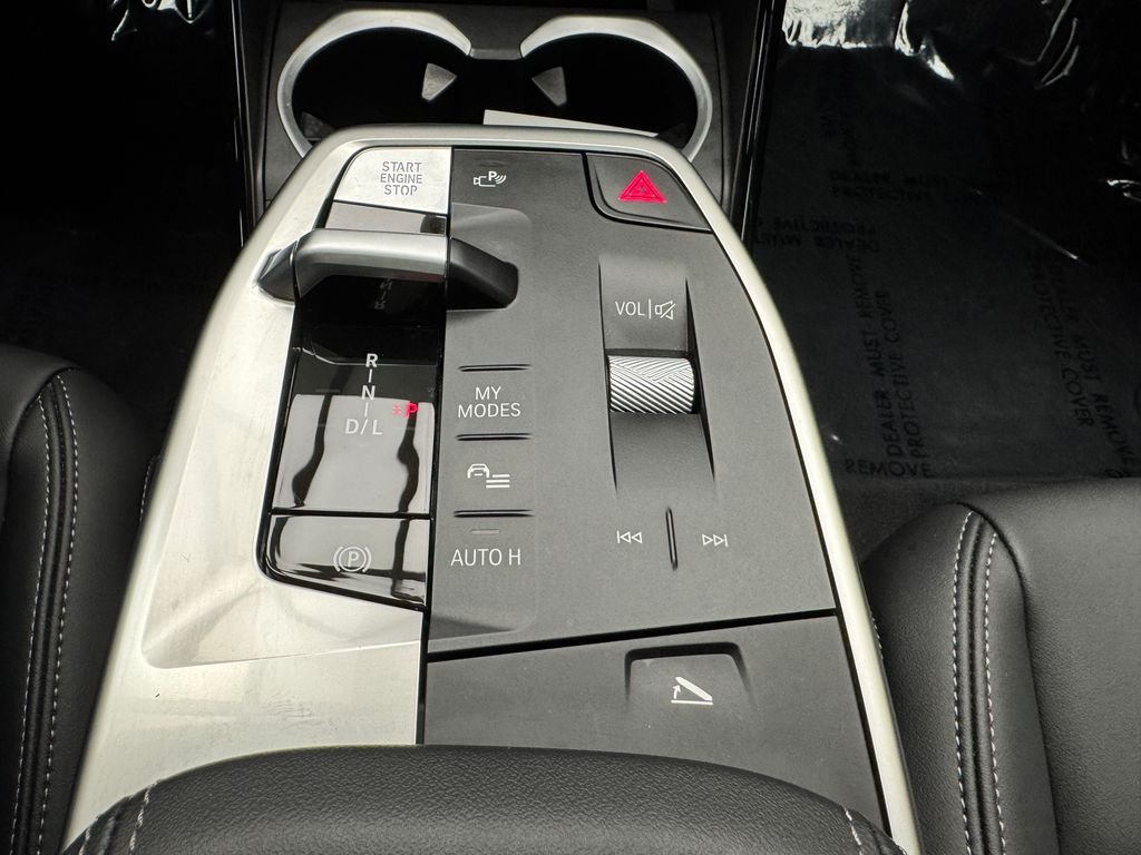 Certified Used 2025  BMW xDrive28i image 21