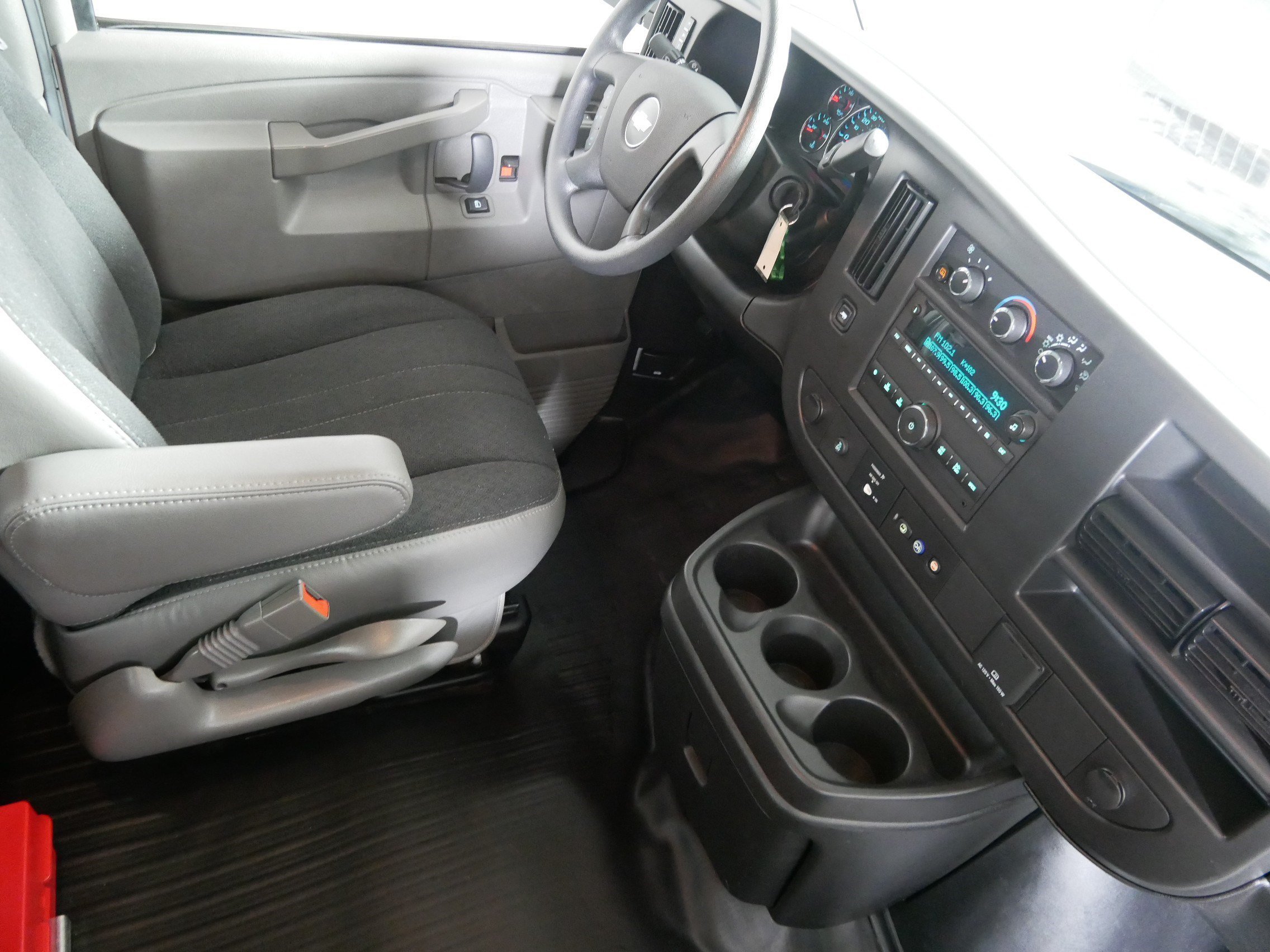 Used 2025 Summit White Chevrolet WT image 9